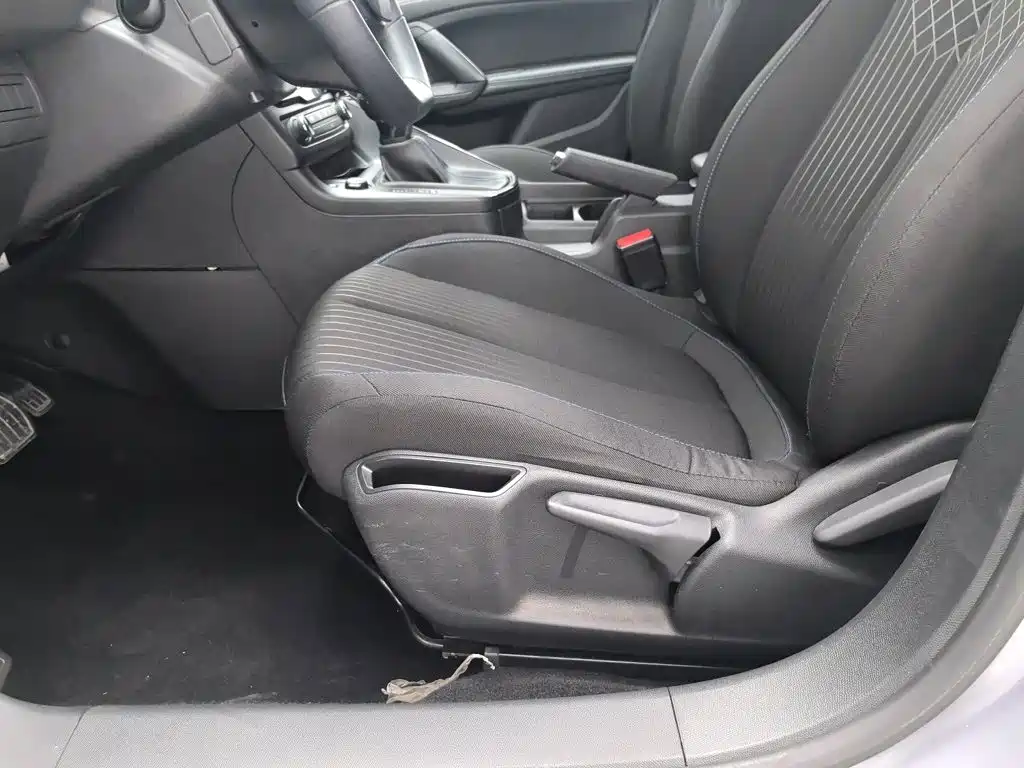 Peugeot 308 — миниатюра 20