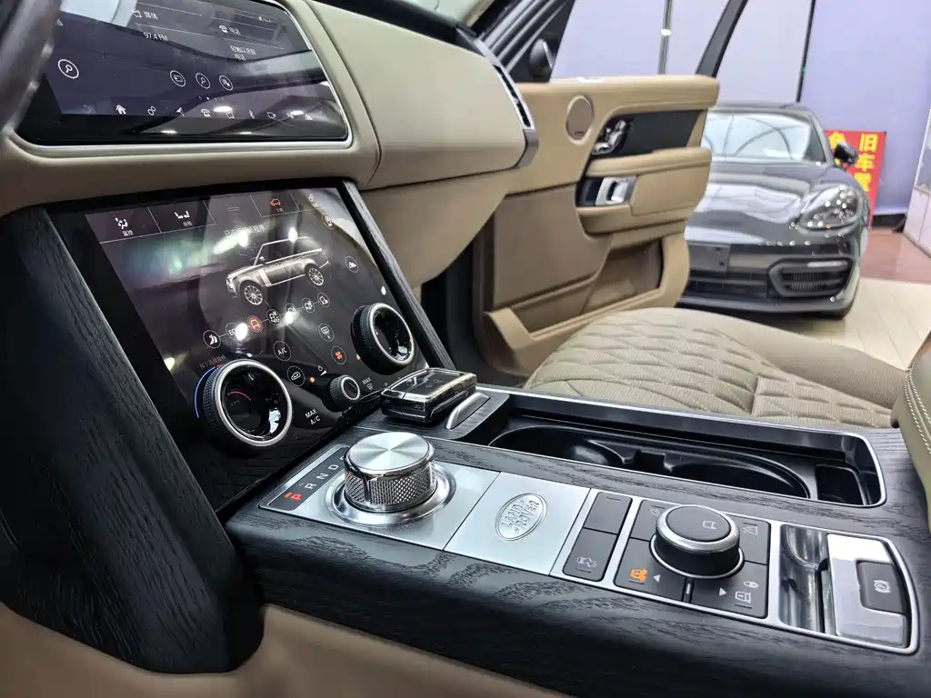 Land Rover Range Rover — миниатюра 11