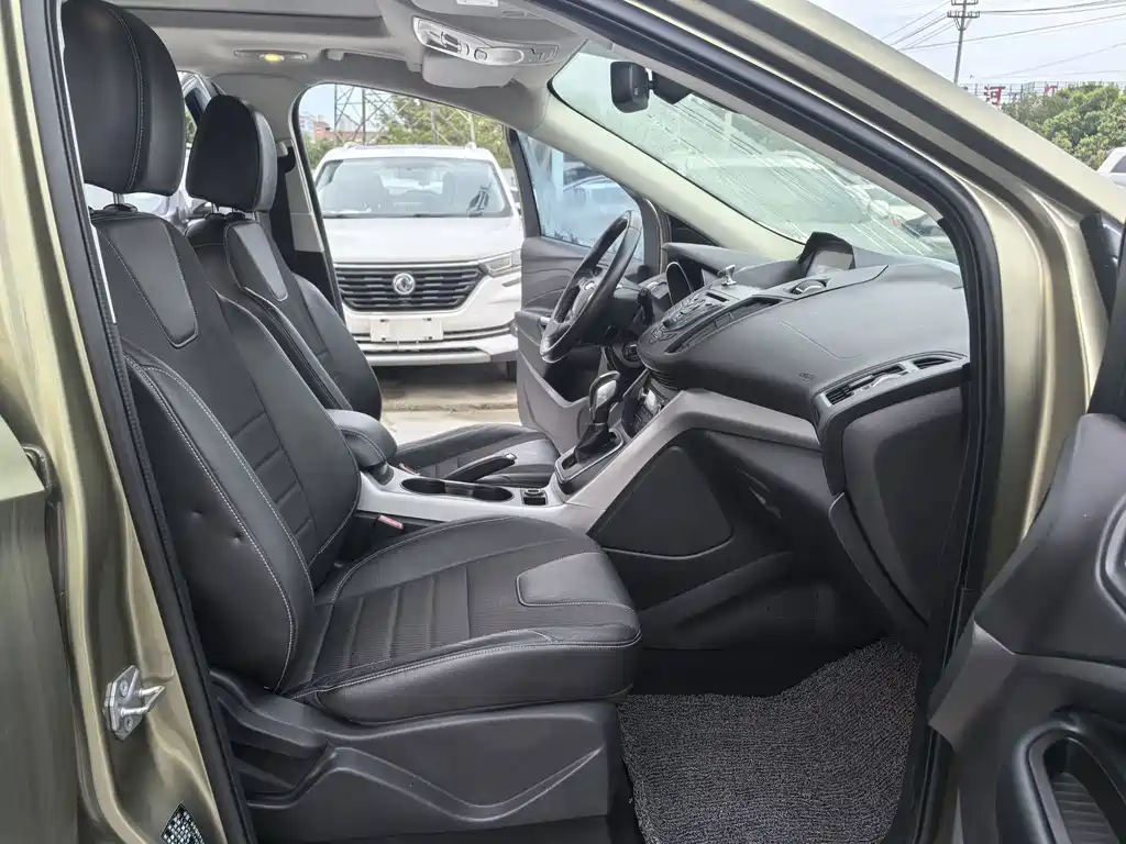Ford Kuga — миниатюра 10