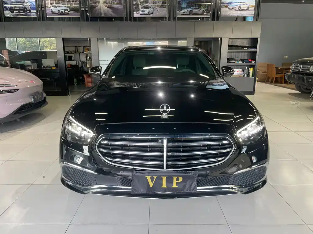 Mercedes-Benz E-Class — миниатюра 2