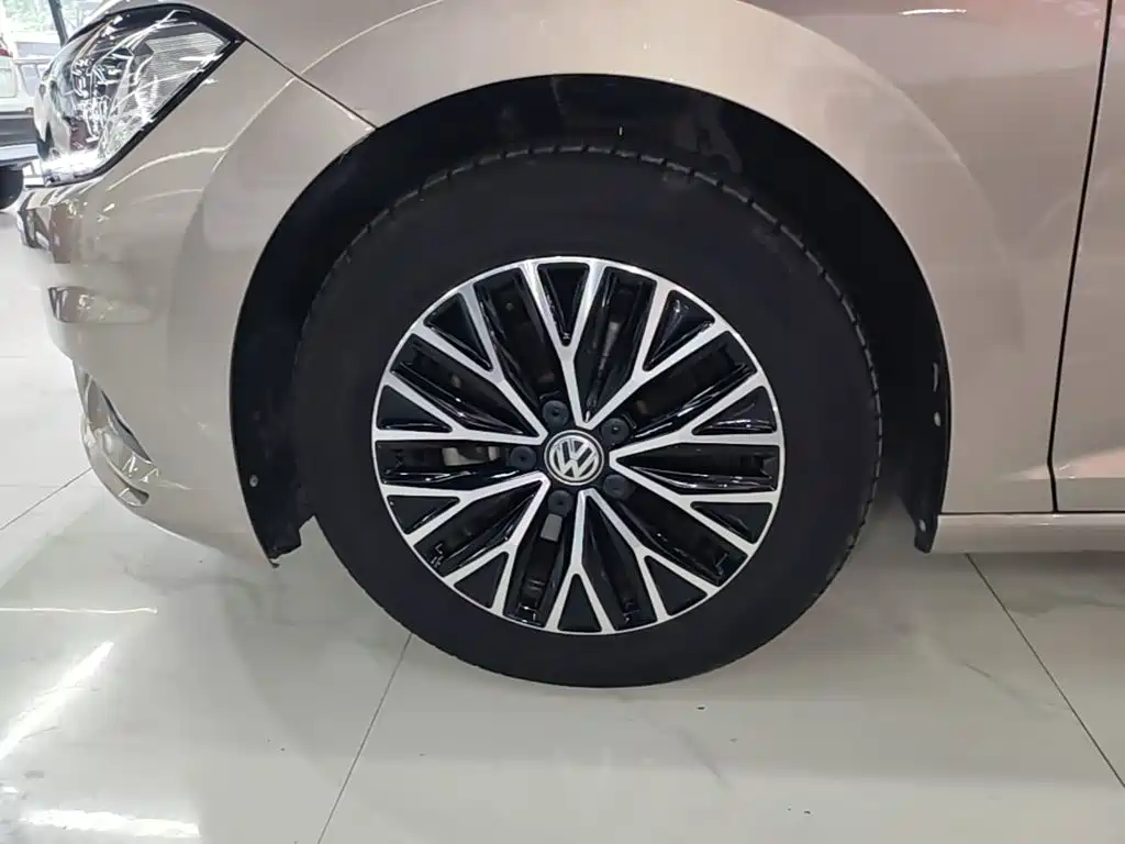Volkswagen Sagitar — миниатюра 23