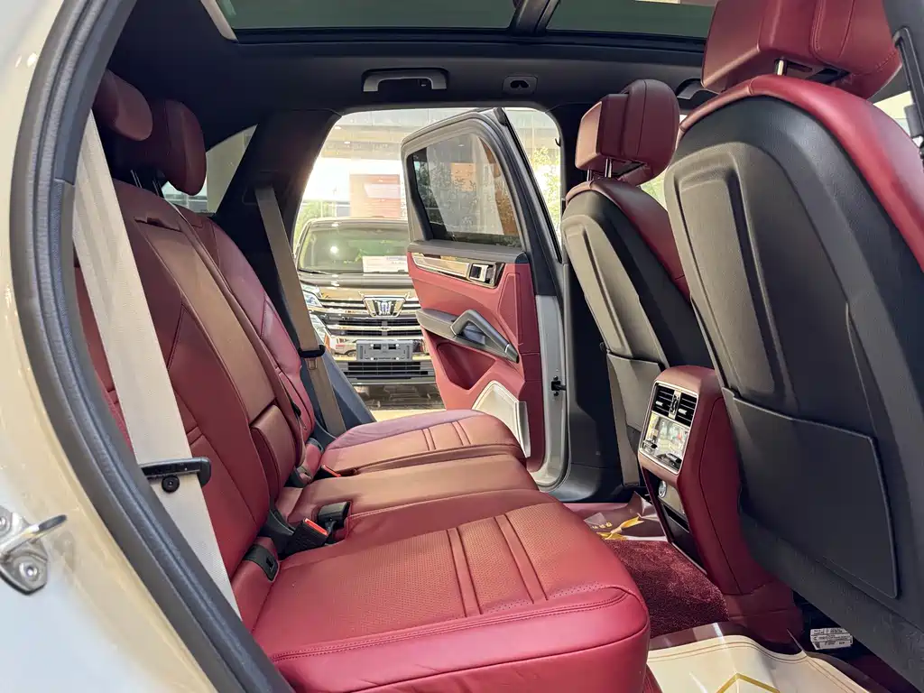 Porsche Cayenne — миниатюра 10