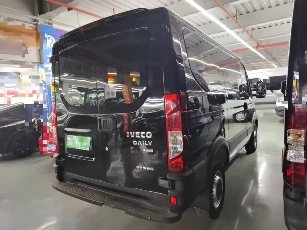 IVECO Ousheng — миниатюра 7