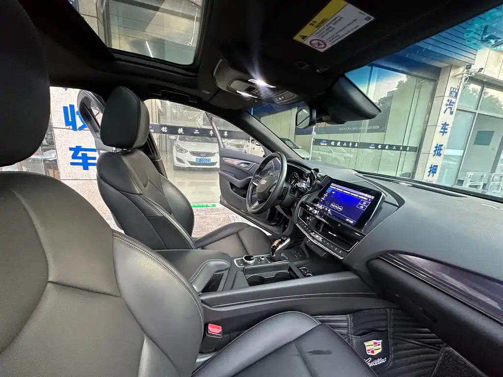 Cadillac CT5 — миниатюра 11