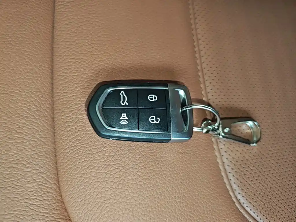 Borgward BX7 — миниатюра 9
