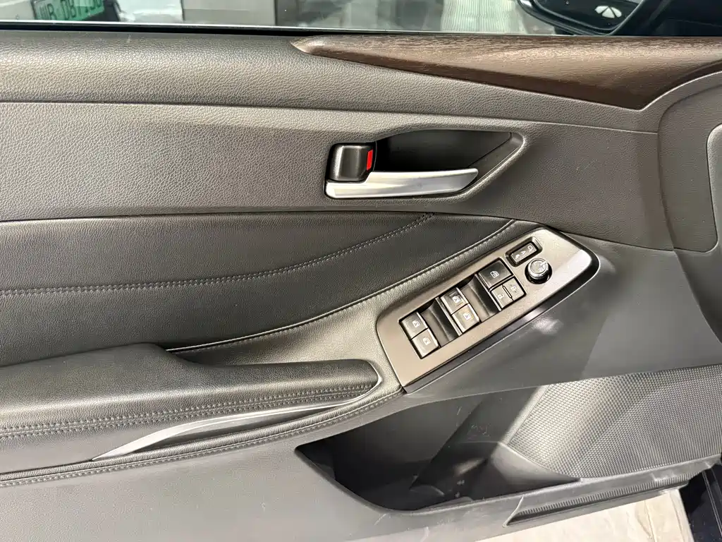 Toyota Avalon — миниатюра 25