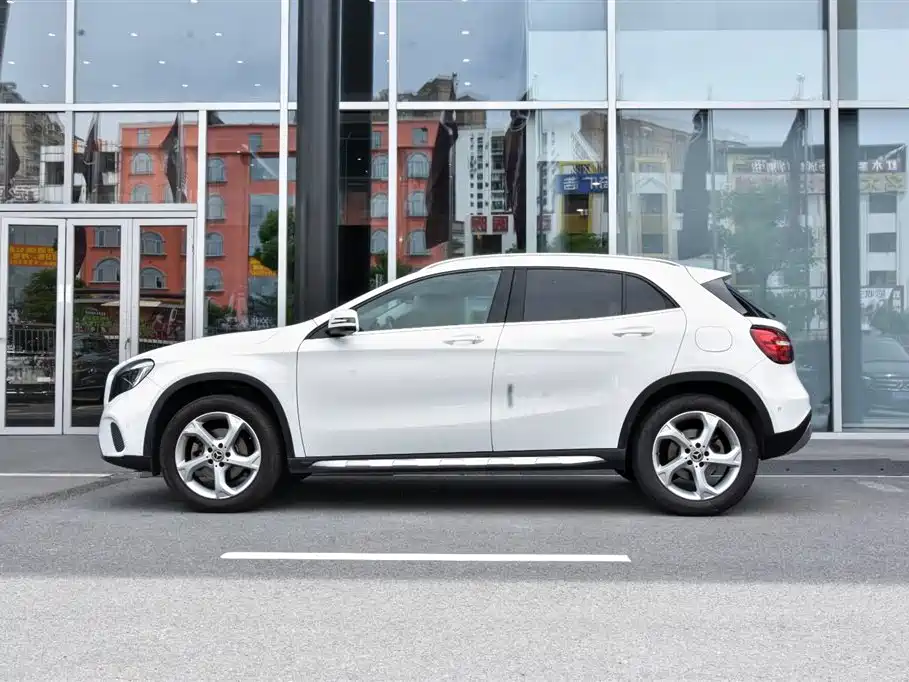 Mercedes-Benz GLA — миниатюра 3