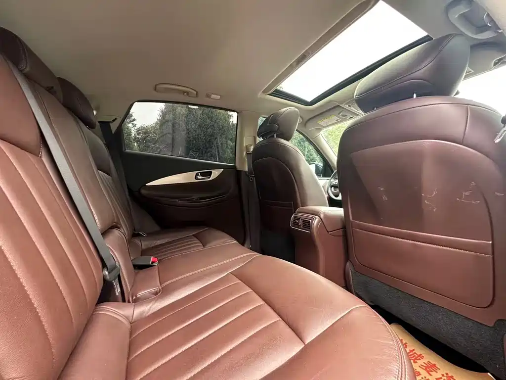 Infiniti QX50 — миниатюра 11