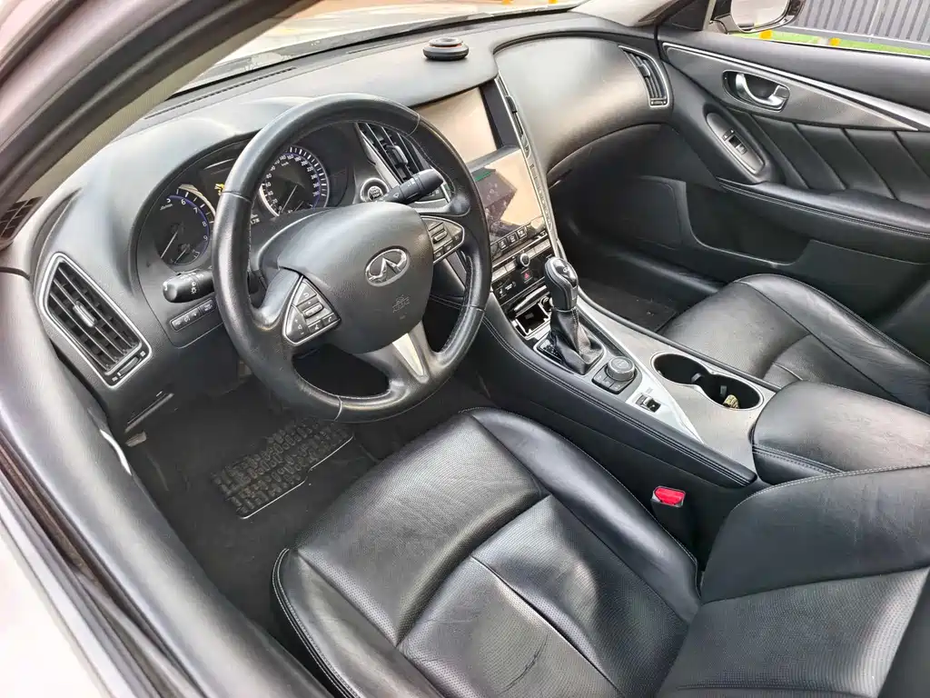 INFINITI Q50