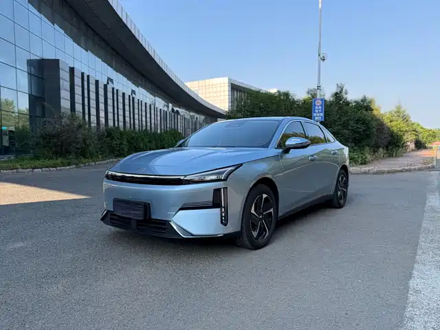 2025 Geely Galaxy L6