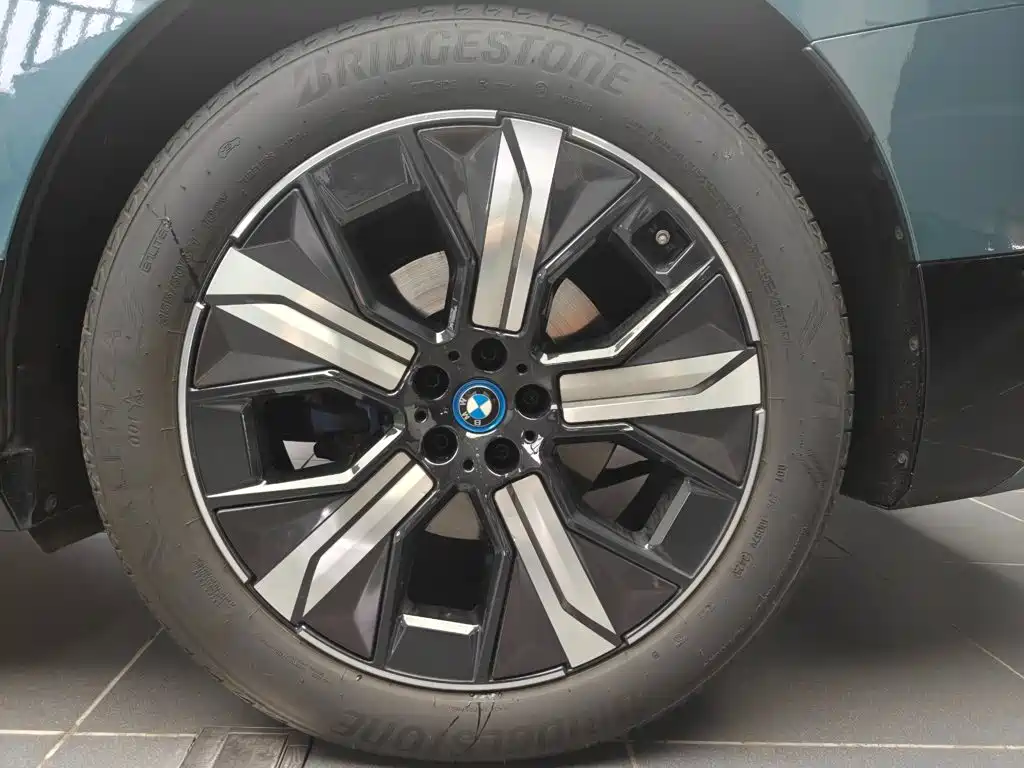 BMW iX — миниатюра 7