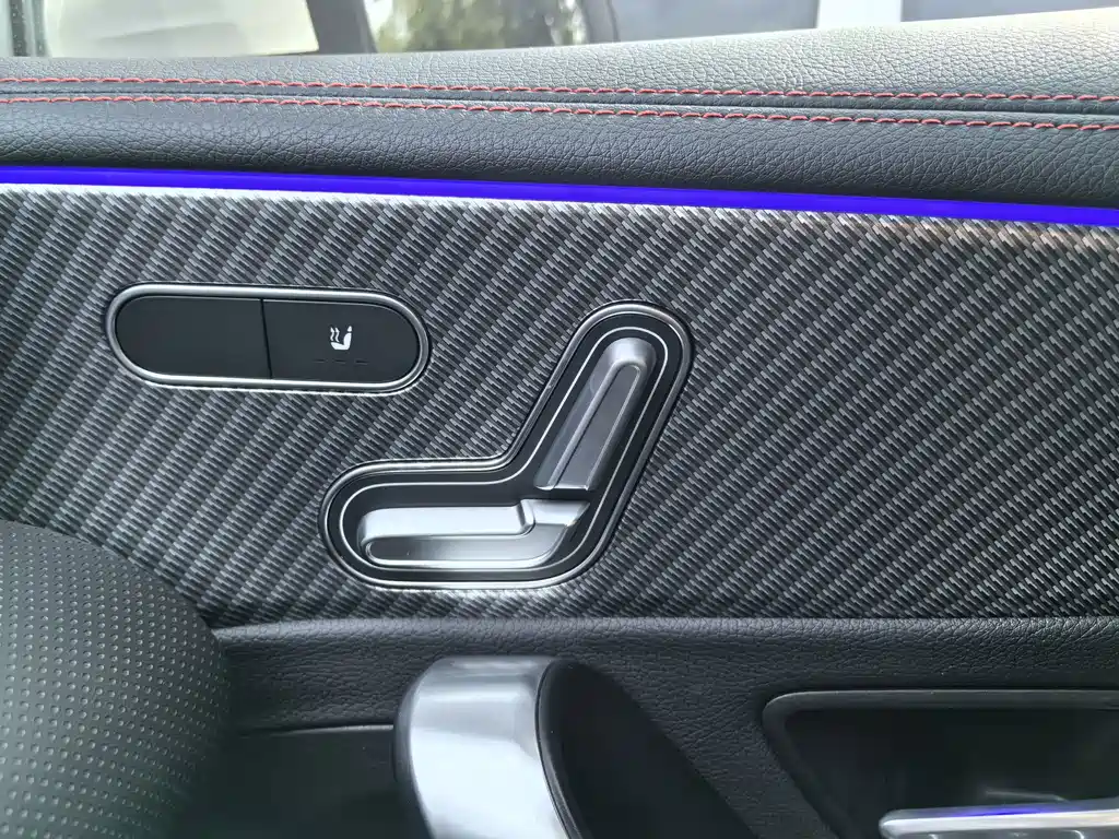 Mercedes-Benz A-Class — миниатюра 11