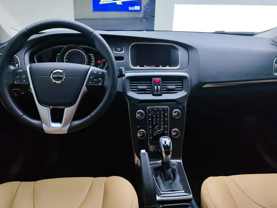 Volvo V40 — миниатюра 12