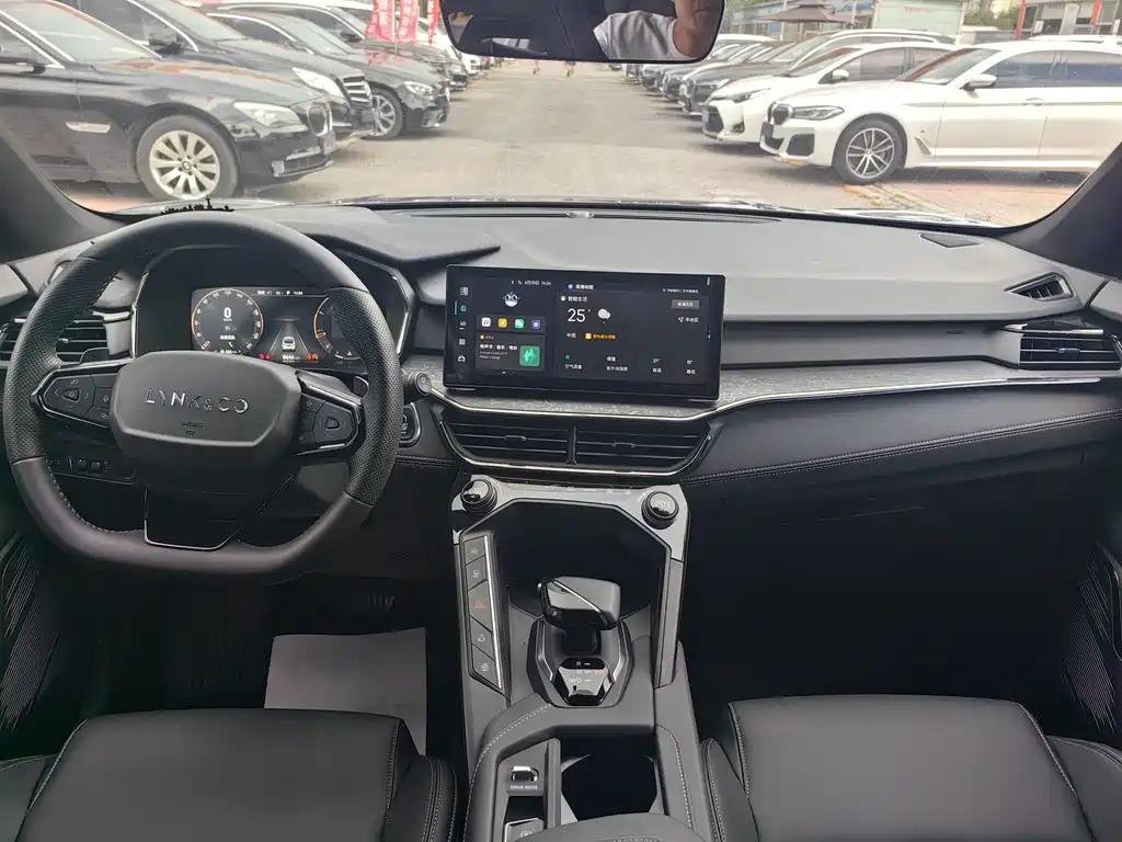 Lynk & Co 06 2023 Remix 1.5T Pro