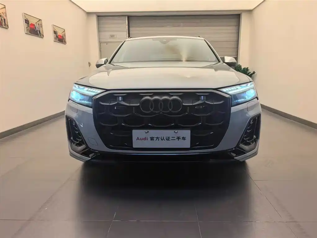 Audi SQ7 2024 4.0 TFSI