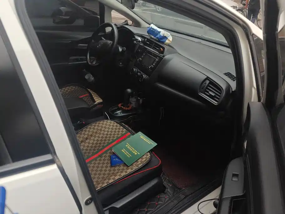 Honda Fit — миниатюра 8