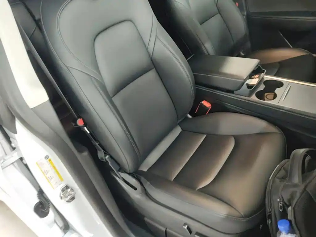Tesla Model Y — миниатюра 25