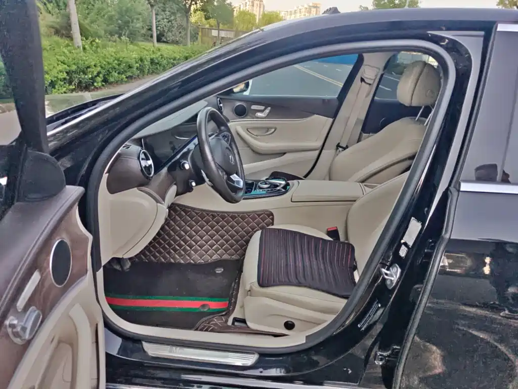 Mercedes-Benz E-Class — миниатюра 4
