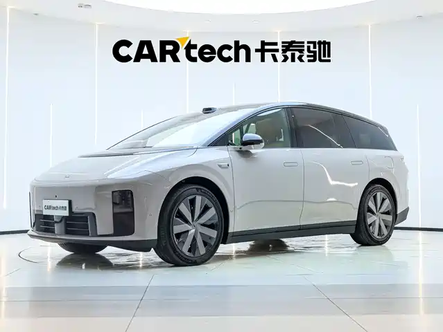 2025 Li Xiang i8