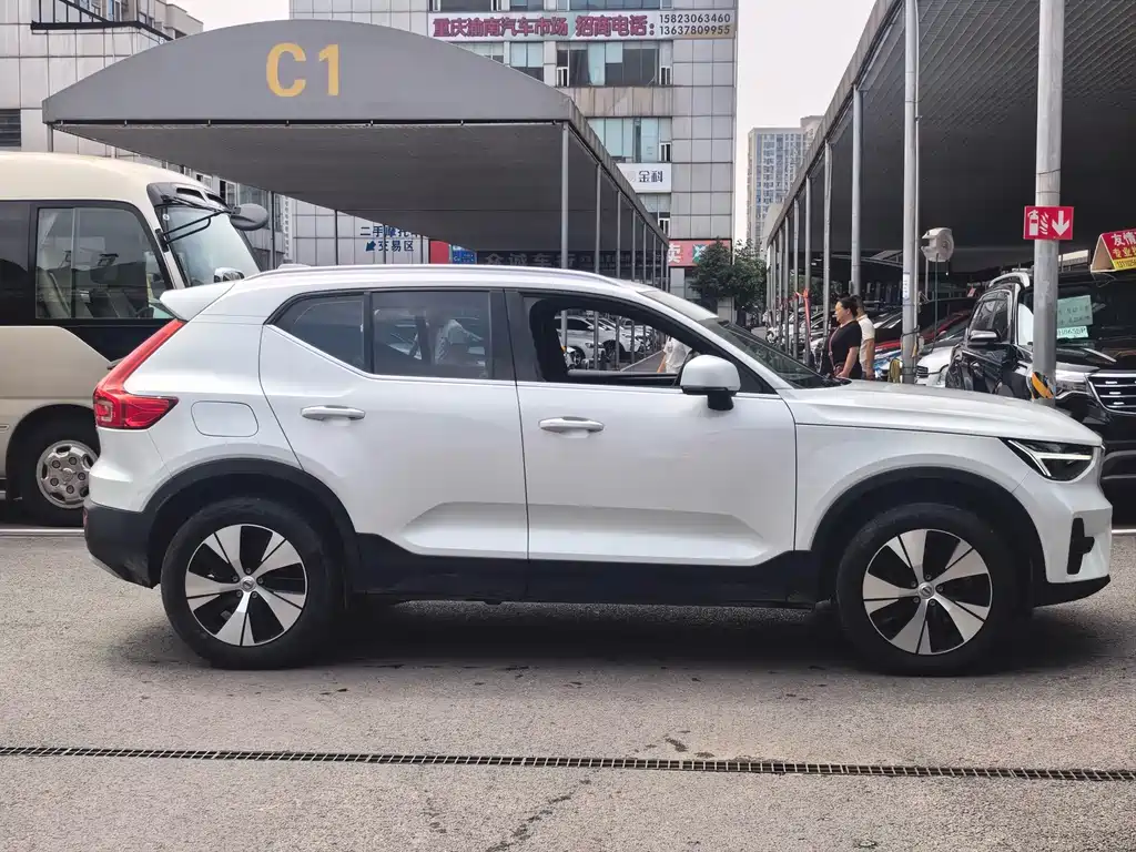 Volvo XC40 — миниатюра 10