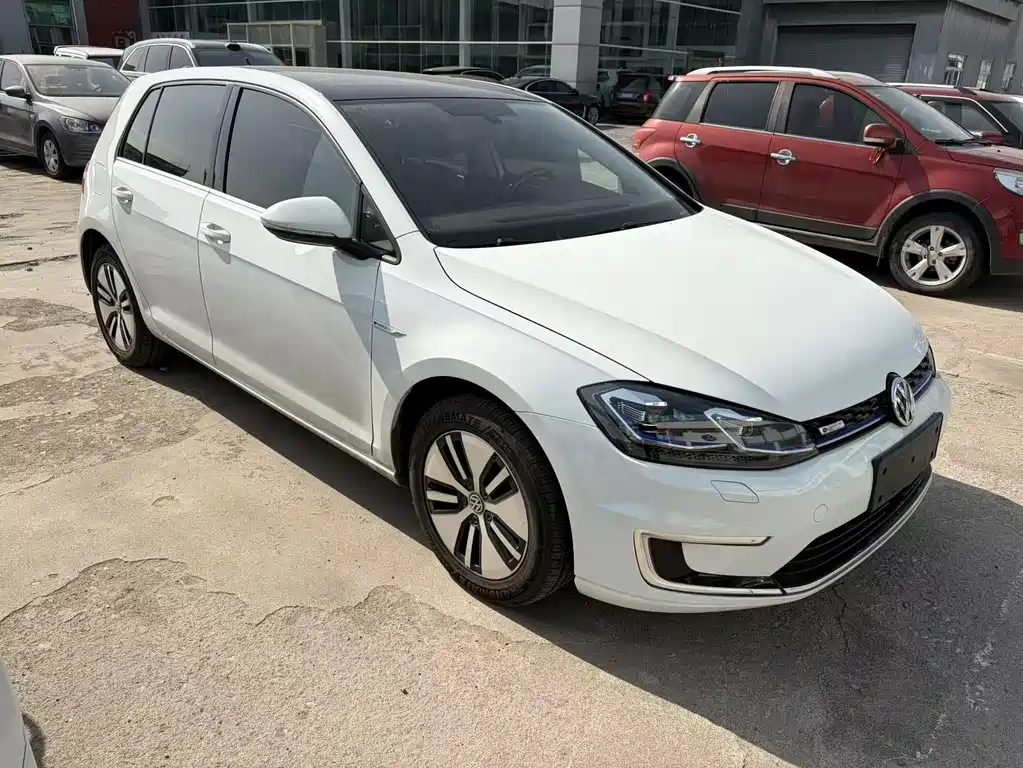 Volkswagen Golf EV — миниатюра 2