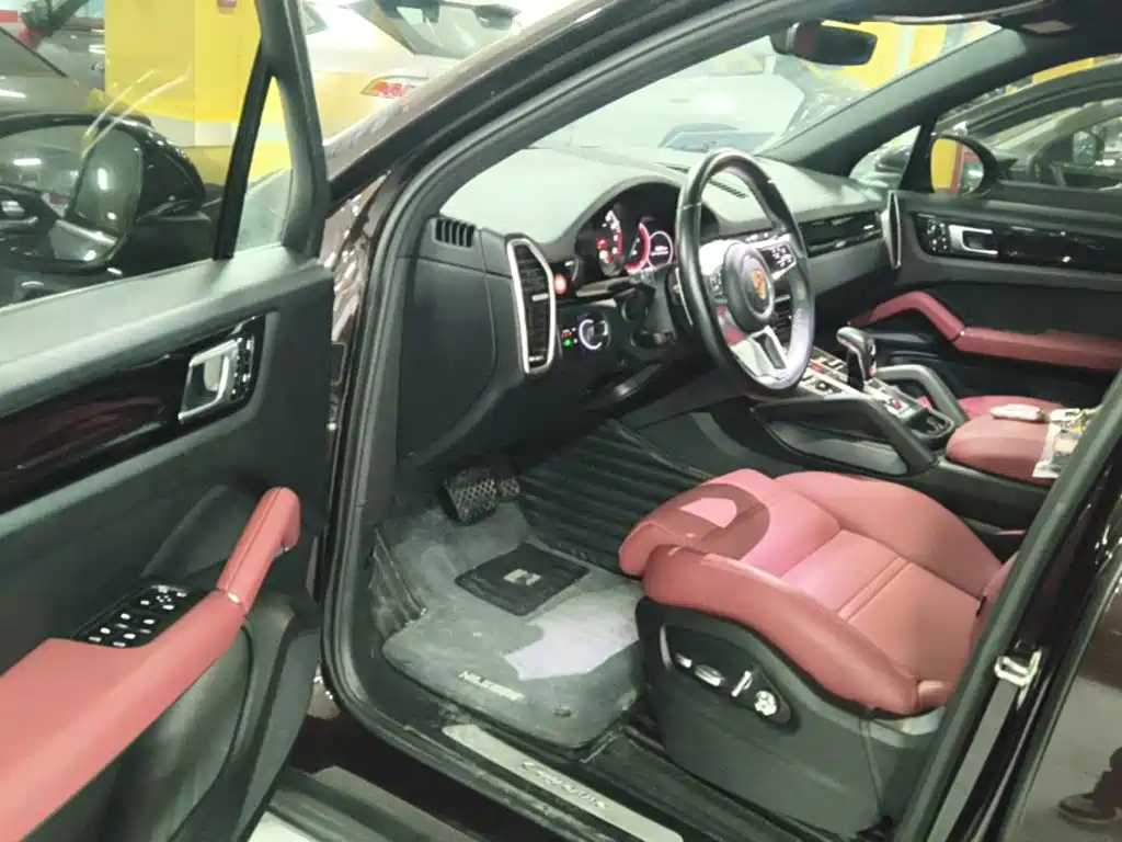 Porsche Cayenne — миниатюра 16