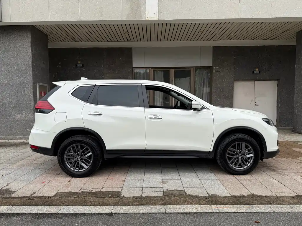Nissan X-Trail — миниатюра 5