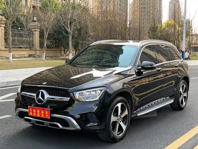 MERCEDES-BENZ GLC