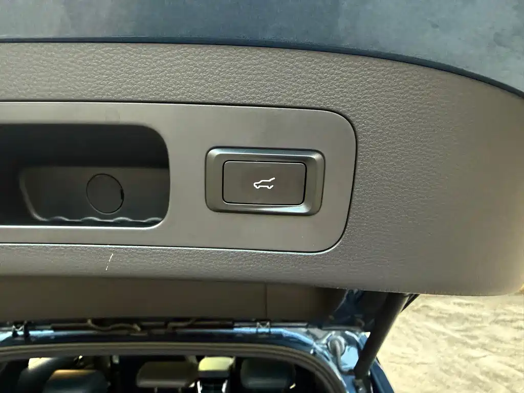 Ford Equator Sport — миниатюра 19