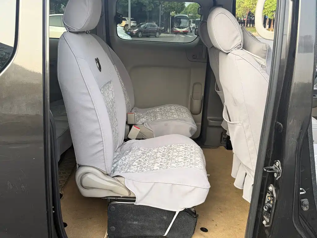 Nissan NV200 — миниатюра 11