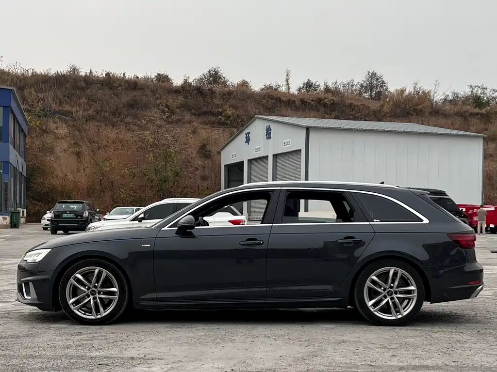 Audi A4 (Import) — миниатюра 7