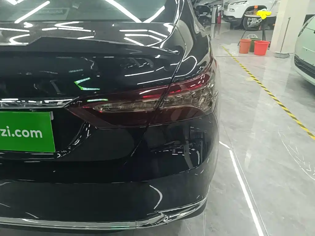Toyota Camry — миниатюра 8