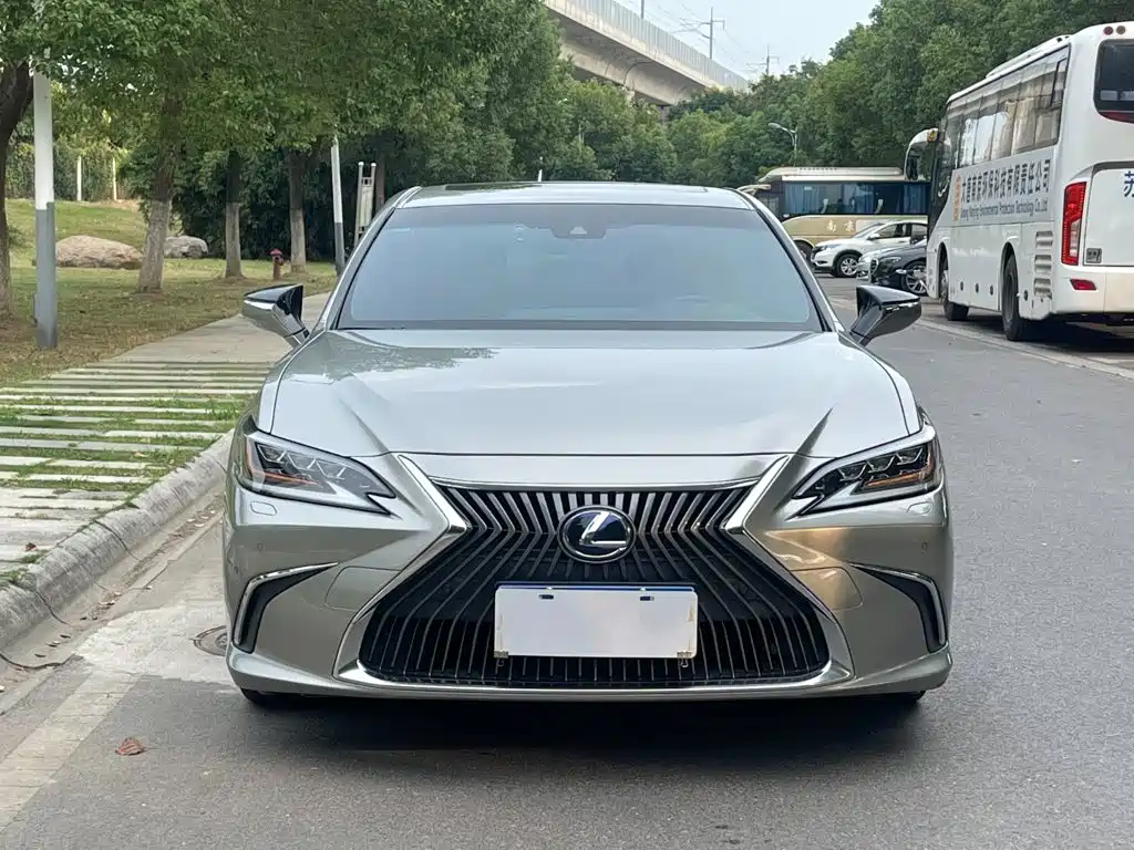 Lexus ES — миниатюра 3
