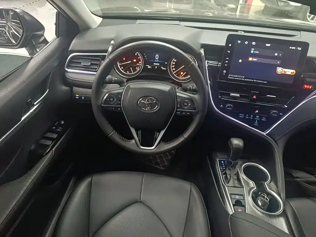 Toyota Camry — миниатюра 11