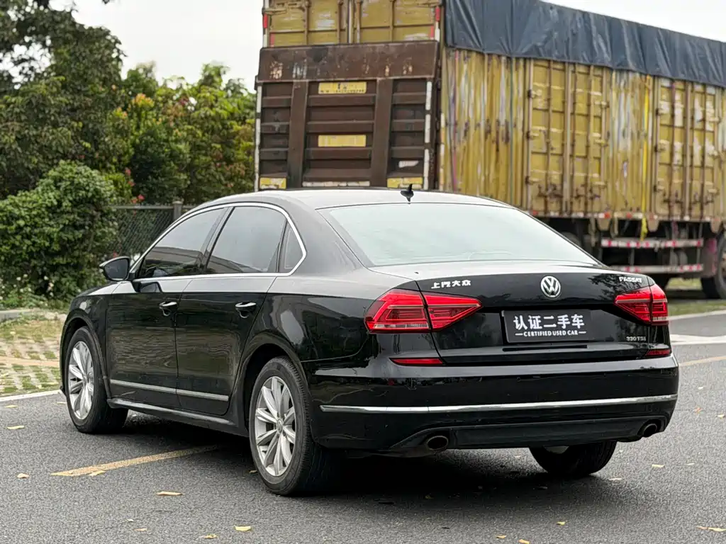 Volkswagen Passat 2017 330TSI DSG