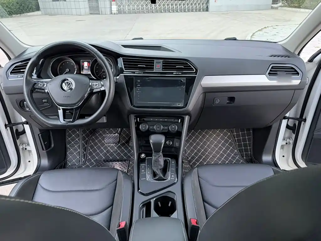 Volkswagen Tiguan L — миниатюра 12