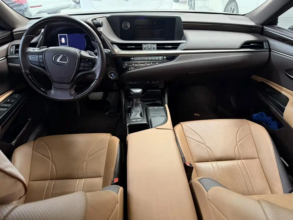Lexus ES — миниатюра 11