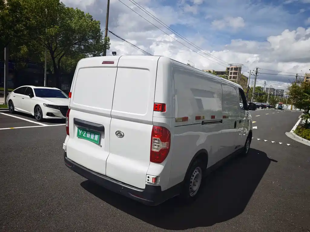MAXUS EV30 — миниатюра 13