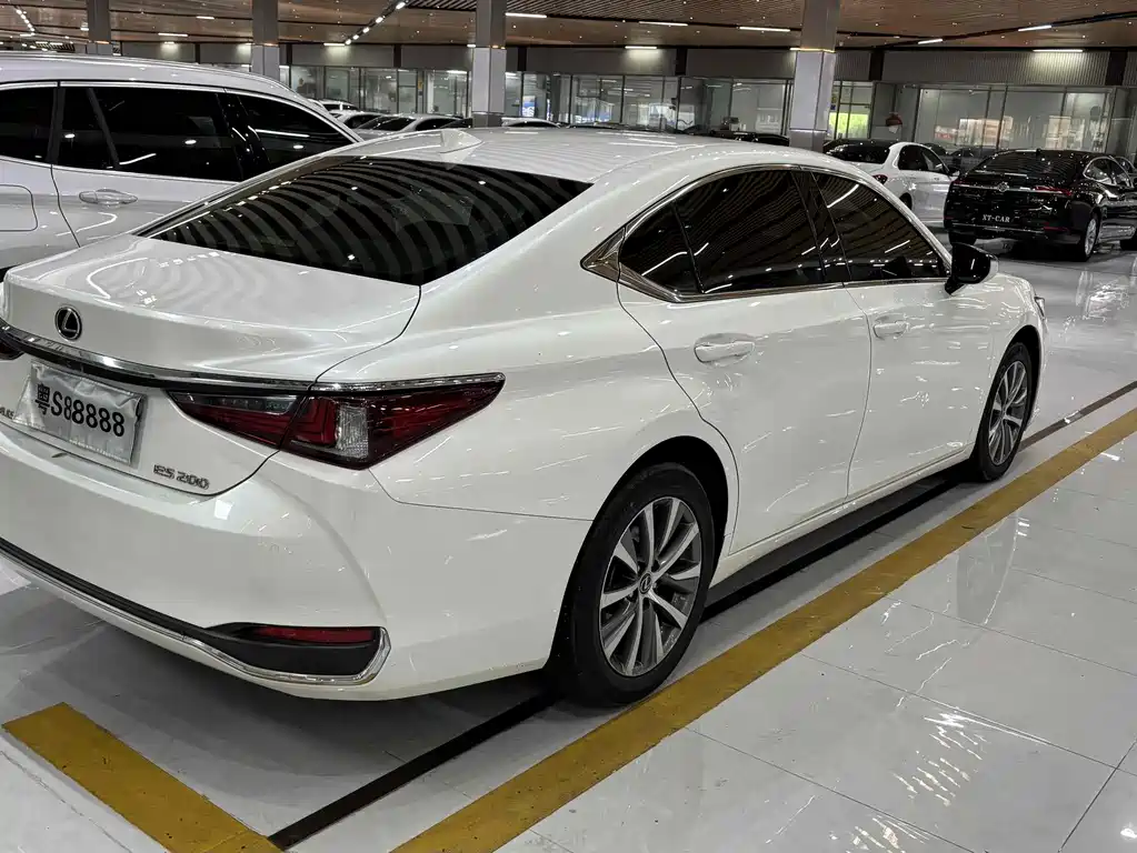 LEXUS  ES