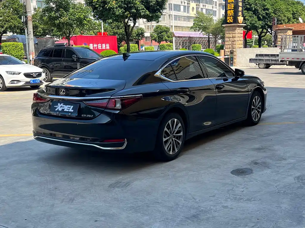 Lexus ES — миниатюра 8