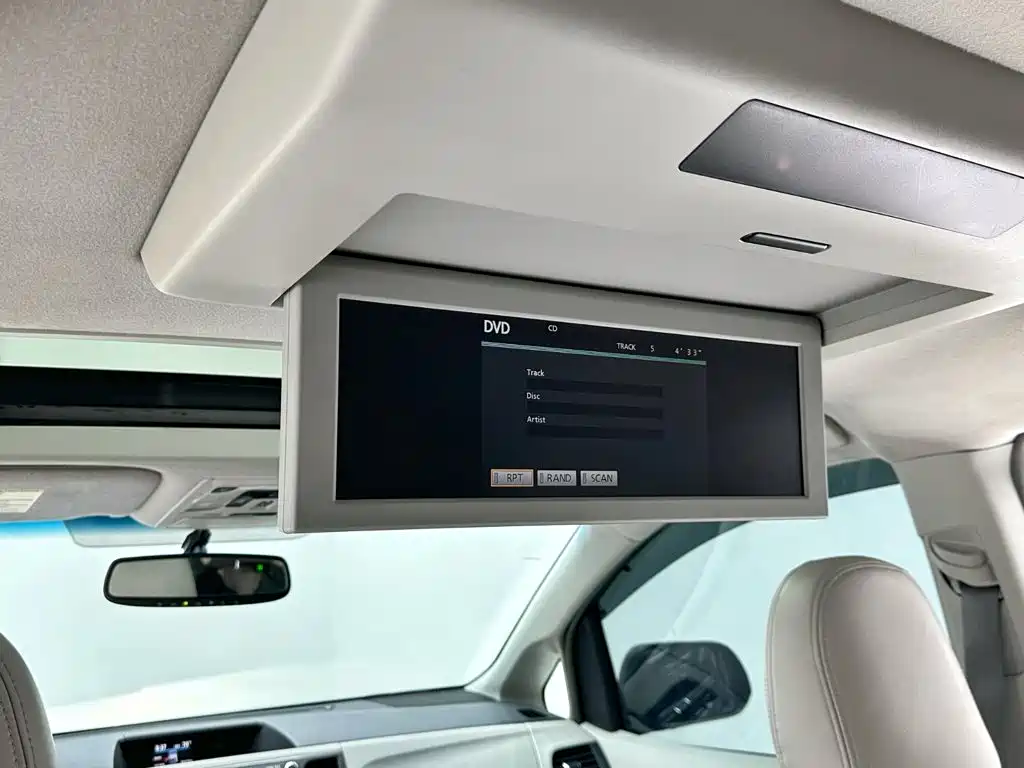 Toyota Sienna — миниатюра 15