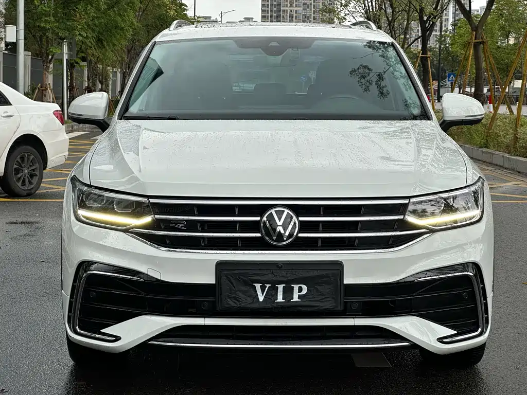 Volkswagen Tiguan L — миниатюра 2