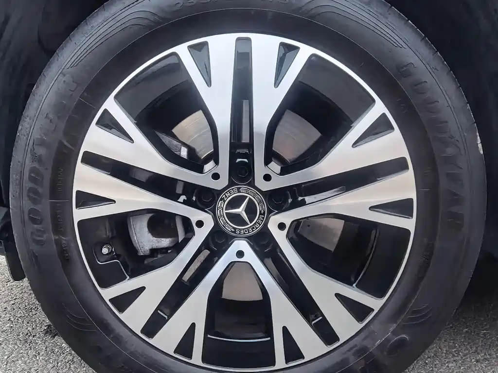 Mercedes-Benz GLB — миниатюра 16