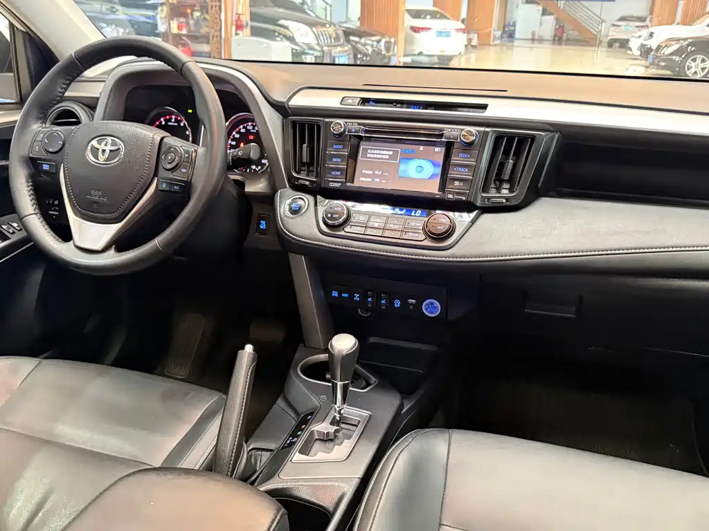 Toyota RAV4 — миниатюра 14