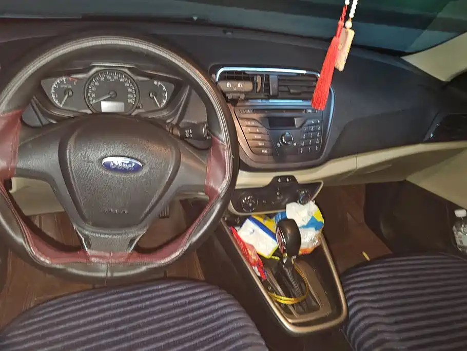 Ford Escort — миниатюра 12
