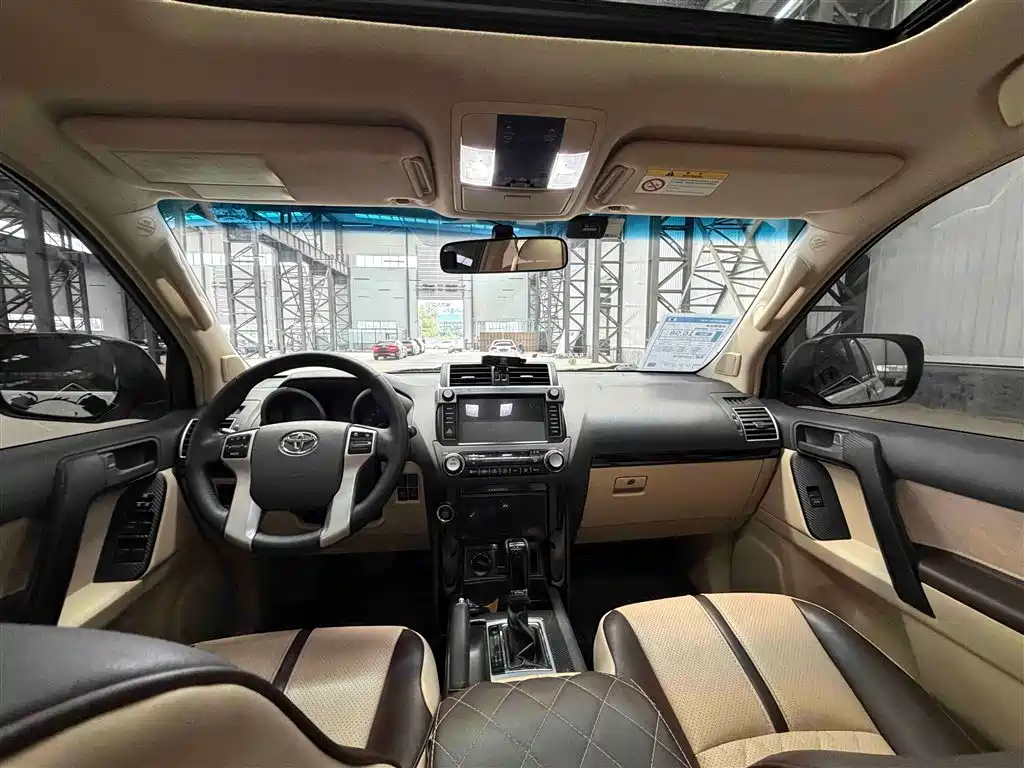 Toyota Land Cruiser Prado 2016 2.7L AT Standard
