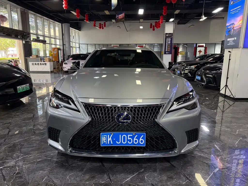 Lexus LS — миниатюра 2