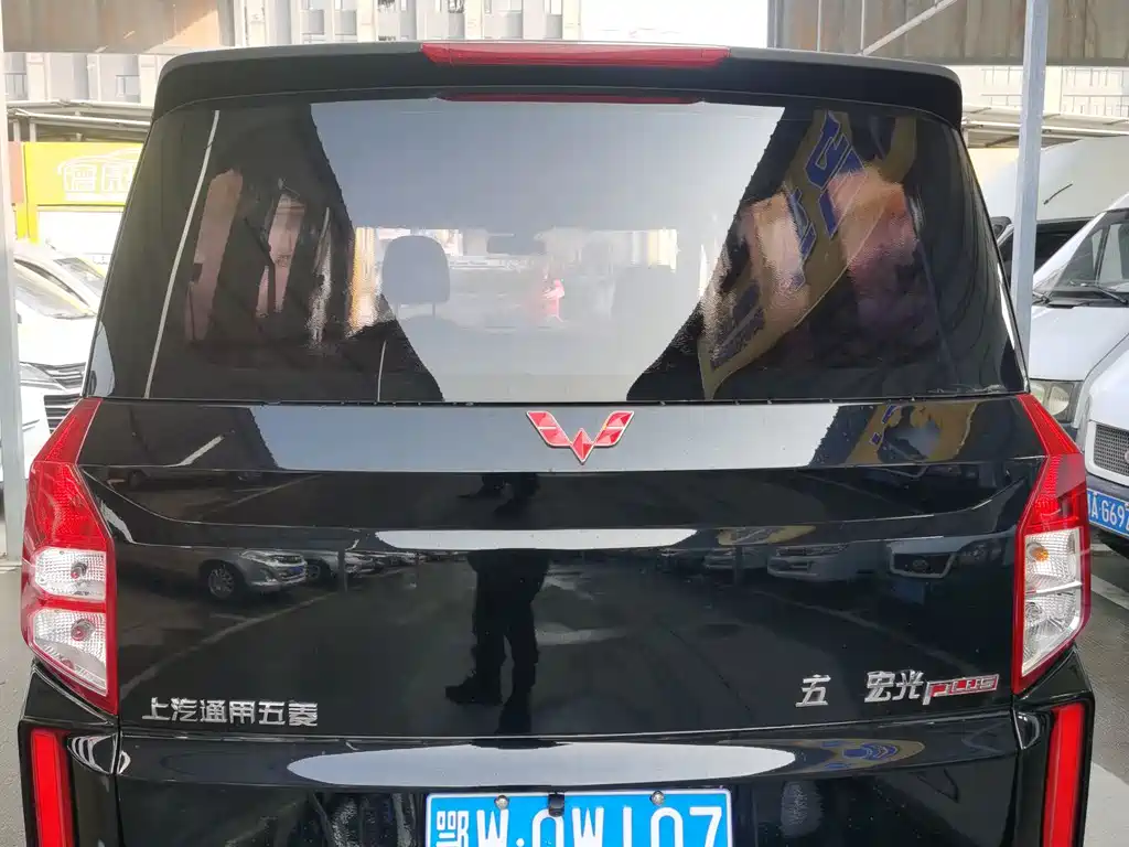 WULING WULING HONGGUANG PLUS