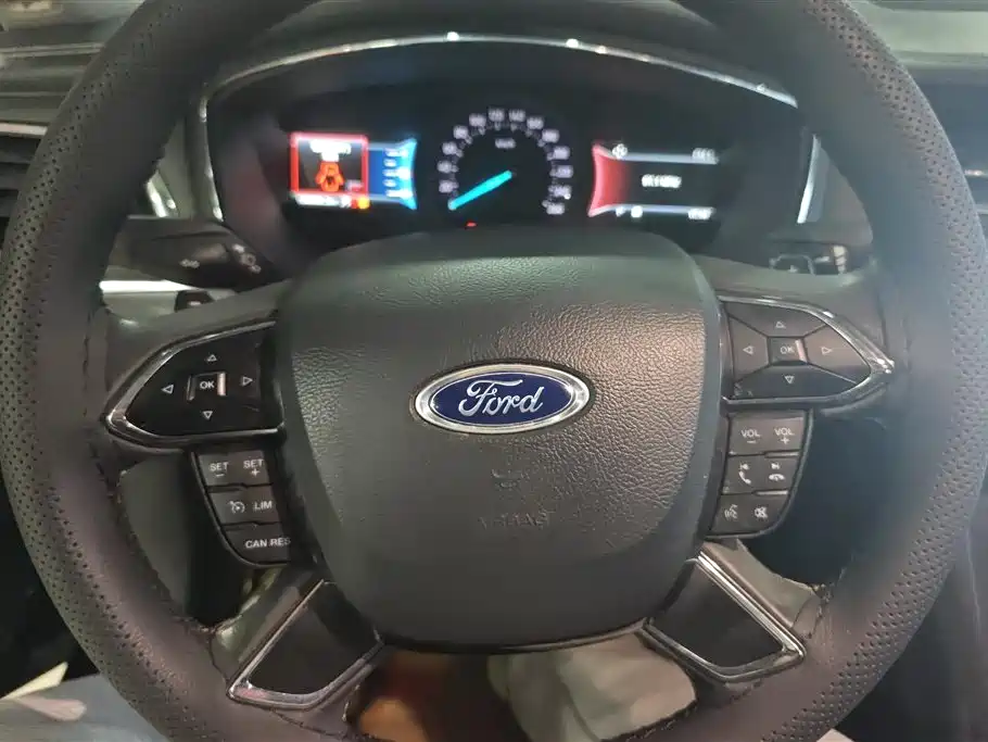 FORD TAURUS