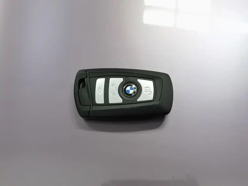 BMW 5 Series — миниатюра 19